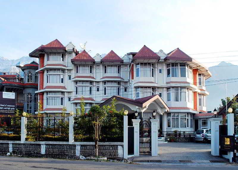 Club Mahindra Dharamshala Hotel Exterior photo